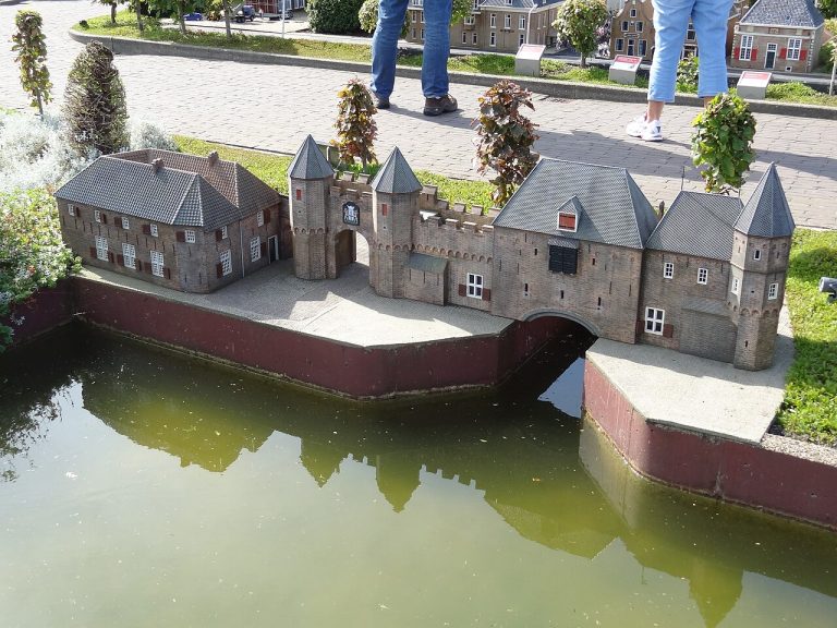 Madurodam bij Avondlicht — Attracties in Den Haag