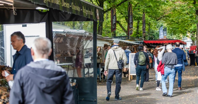 Farmers Market — markt-eten in Den Haag