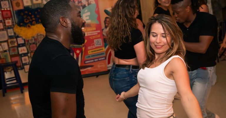Social Dance: Bachata — muziek in Den Haag