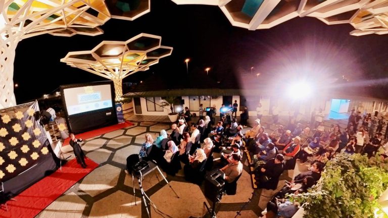 Best of Hans Zimmer and Film Favourites Illuminated — Film in Den Haag