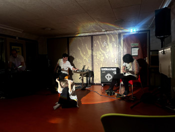 The Grey Space Presents: Flowers/Ghosts&… — muziek in Den Haag