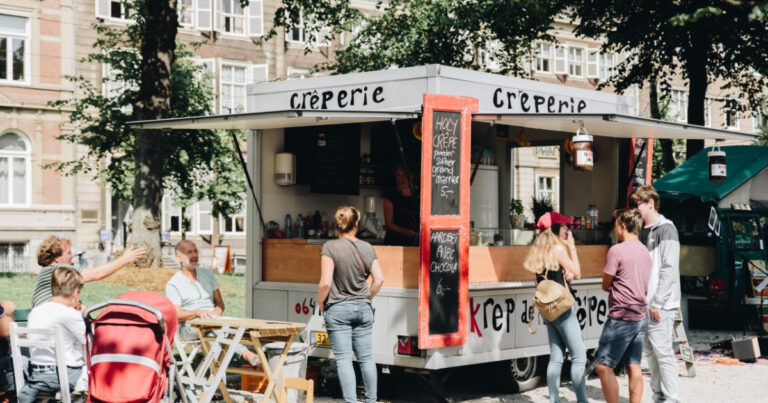 Le Marie Marché — markt-eten in Den Haag