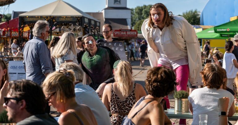 De wereld van de parade — theater in Den Haag